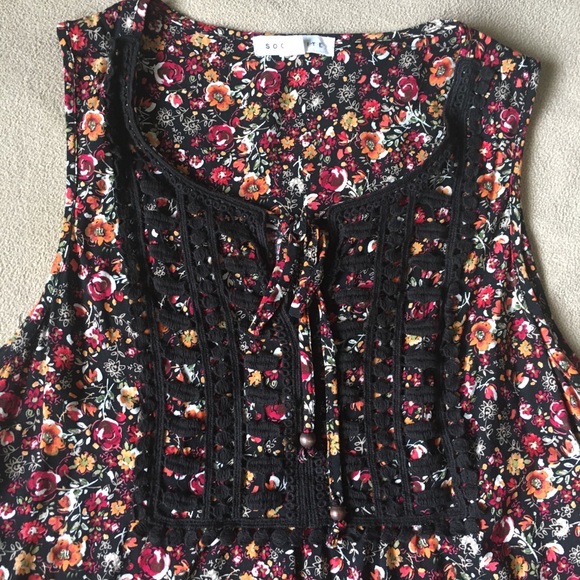 Socialite blouse - Picture 2 of 4